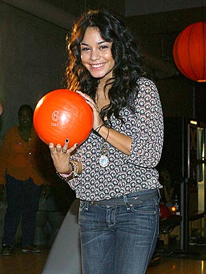 Vanessa Hudgens Clothes 5