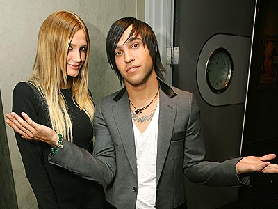 SHARE ALIKE  photo | Ashlee Simpson, Pete Wentz