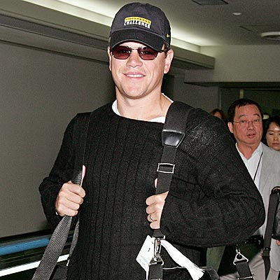 SHOULDERING HIS LOAD photo | Matt Damon