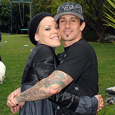 IT'S PUPPY LOVE photo | Carey Hart, Pink