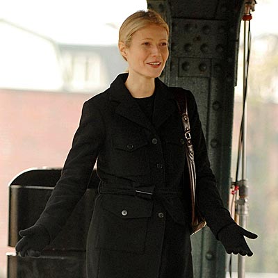 WARMING UP photo | Gwyneth Paltrow