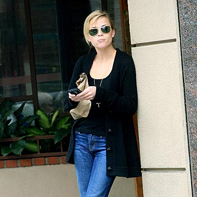 ON STANDBY photo | Reese Witherspoon