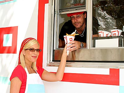 A FRIED FAREWELL photo | Dean McDermott, Tori Spelling