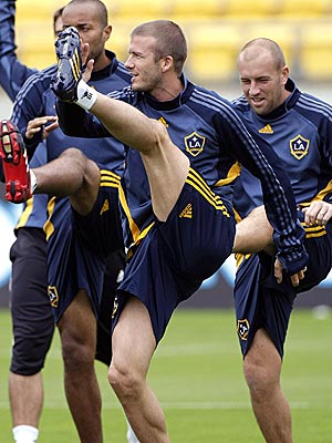 BEND IT FORWARD photo | David Beckham