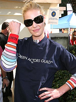 UNITED SHE STANDS photo | Katherine Heigl