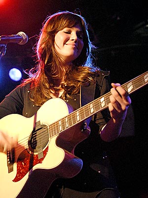 STRUMMER GIRL photo | Mandy Moore