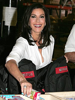 DOING HER PART photo | Teri Hatcher