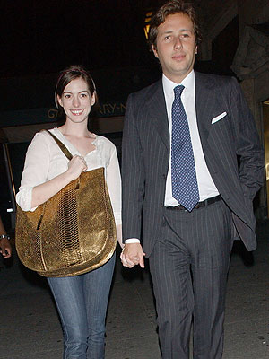 Anne Hathaway Without Makeup Pictures. Anne Hathaway#39;s Target