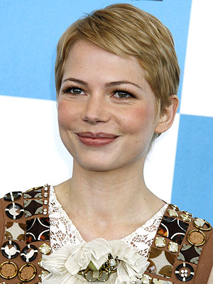 michelle williams short hair images. MICHELLE WILLIAMS photo