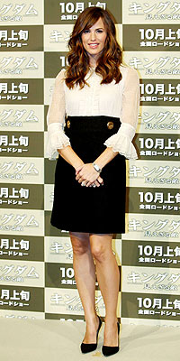 BUTTONED UP  photo | Jennifer Garner