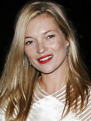 A kvetkez kp nem jelenthet meg, mert hibkat tartalmaz: „http://img2.timeinc.net/people/i/2007/stylewatch/gallery/red_lips/kate_moss.jpg”.