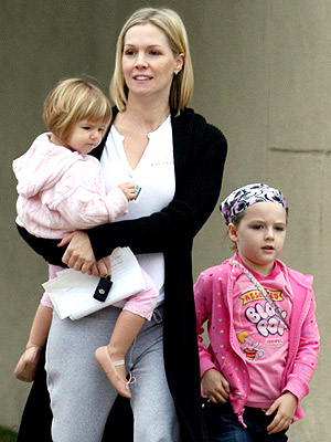 celebrity hairstyle jennie garth. Jennie Garth's Girls Are Pretty in Pink