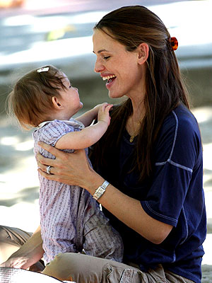 BABY LOVE photo | Jennifer Garner, Violet Affleck
