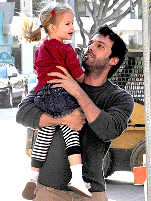 PRESCHOOL PICKUP photo | Ben Affleck, Violet Affleck