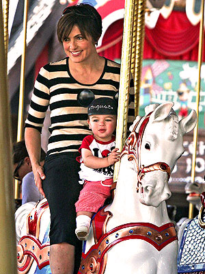 RIDE EM HORSEY! photo | Mariska Hargitay