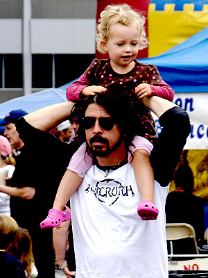 Foo Fighters frontman Dave Grohl and his wife Jordyn Blum take their