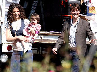 katie holmes and tom cruise 2010. Katie Holmes, Suri Cruise,