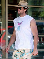 Caught in the Act!| Caught in the Act, Jennifer Aniston, Hugh Jackman