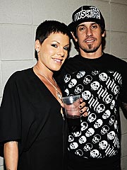 Couples Watch: Ashlee & Pete, Keira & Rupert ...| Ashlee Simpson, Carey Hart, Pink
