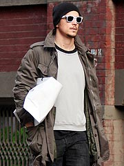 Josh Hartnett's Shark Dining Adventure in N.Y.C. | Josh Hartnett
