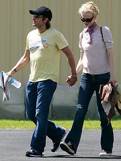 Couples Watch: Charlize & Stuart, Posh & Becks ...| Couples, Caught in the Act, Charlize Theron, Stuart Townsend, Producers Class, RolesClass