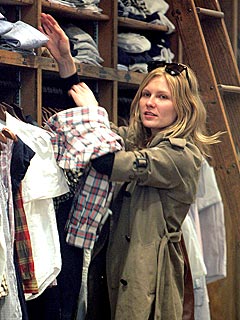 Kirsten Dunst Hits the Shops in N.Y.C. | Kirsten Dunst