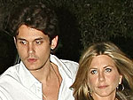 Aniston 'Fits Right In' with Mayer's Concert Tour | Jennifer Aniston, John Mayer