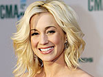 Kellie Pickler & Taylor Swift's Backstage Hangout Time | Kellie Pickler