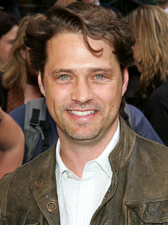 TV Roundup: Jason Priestly Wants to Direct New&nbsp;90210