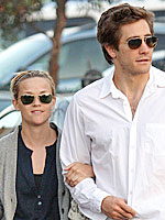 Reese & Jake's Yoga Dates | Jake Gyllenhaal, Reese Witherspoon