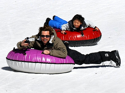 THEIR FUN FAMILY: ADVENTURES! photo | Brad Pitt