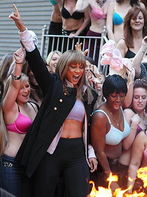 BURN NOTICE photo | Tyra Banks
