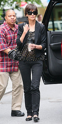 ALL BUSINESS photo | Katie Holmes