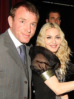 http://img2.timeinc.net/people/i/2008/gallery/madonnadivorce/madonna1.jpg