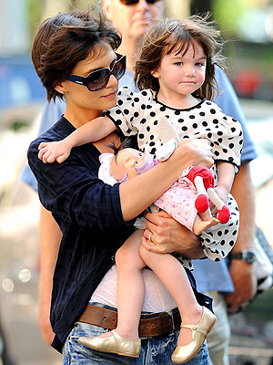 PRECIOUS CARGO photo | Katie Holmes, Suri Cruise