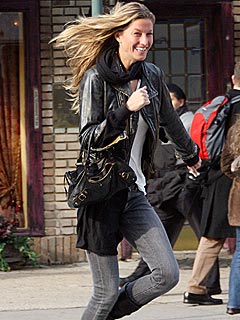 Agent: Gisele Didn't Make Naked Super Bowl Promise