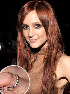 Ashlee Simpson Not Engaged – But Has a Promise Ring | Ashlee Simpson