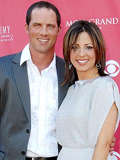 Sara Evans couple