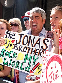 jonas brothers fans