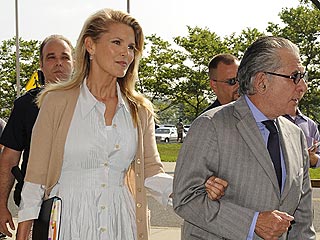 Christie Brinkley Hopes and Prays for Settlement