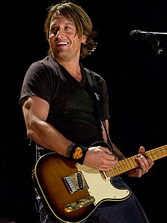 Keith Urban: Nicole Is 'Very, VERY Pregnant' | Keith Urban