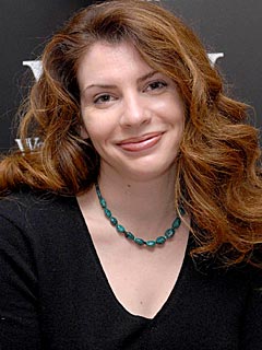 http://img2.timeinc.net/people/i/2008/news/080811/stephenie_meyer2.jpg