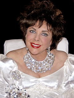 Elizabeth Taylor's Funeral Delayed 15 Minutes at Her Request | Elizabeth Taylor