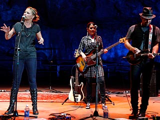 Sheryl Crow, Sugarland & Dave Matthews Rock the DNC | Dave Matthews Band, Democratic National Convention, Sheryl Crow