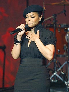 Janet Jackson Postpones Concerts