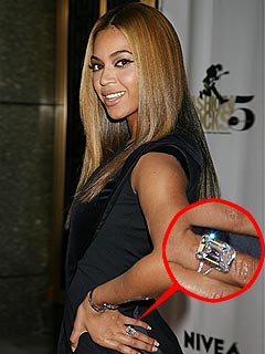 Beyoncé Shows Off $5M Wedding Ring