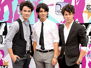 jonas brothers valentines day