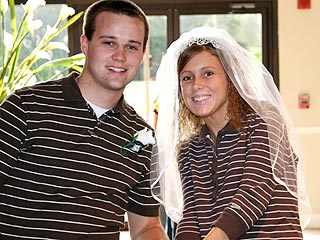 A DUGGAR Family Wedding Expands Brood to 20 - Weddings, Real ...