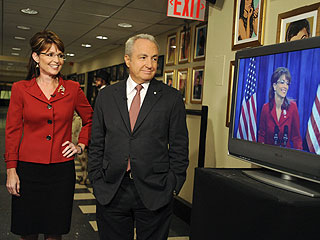 VIDEO: Tina Fey & Sarah Palin Cross Paths on SNL | Sarah Palin, Tina Fey