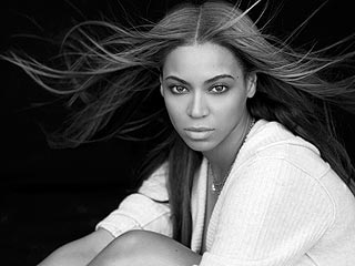 Beyoncé Debuts New Album Online